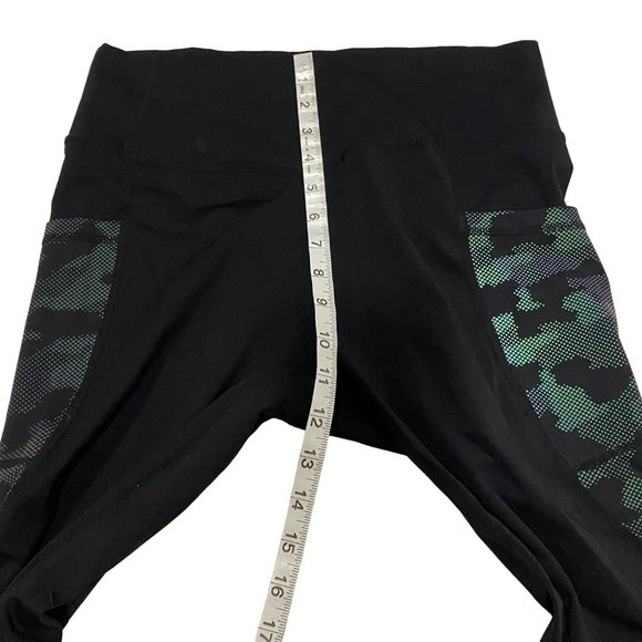 Zyia Active Black Camo Reflective Pocket Brilliant Hi-Rise Capri Leggings Sz 12 - Picture 7 of 8